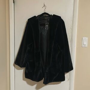 LANSHIFEI Women’s 3XL Black Faux Fur Coat